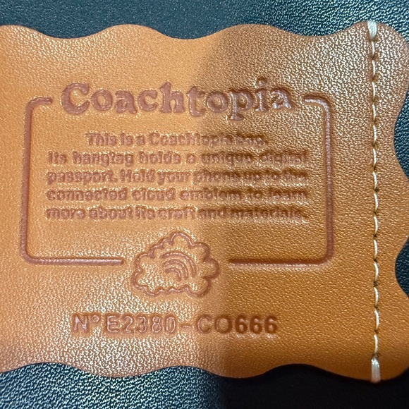 Beautiful never used Coachtopia Tote - Picture 5 of 10